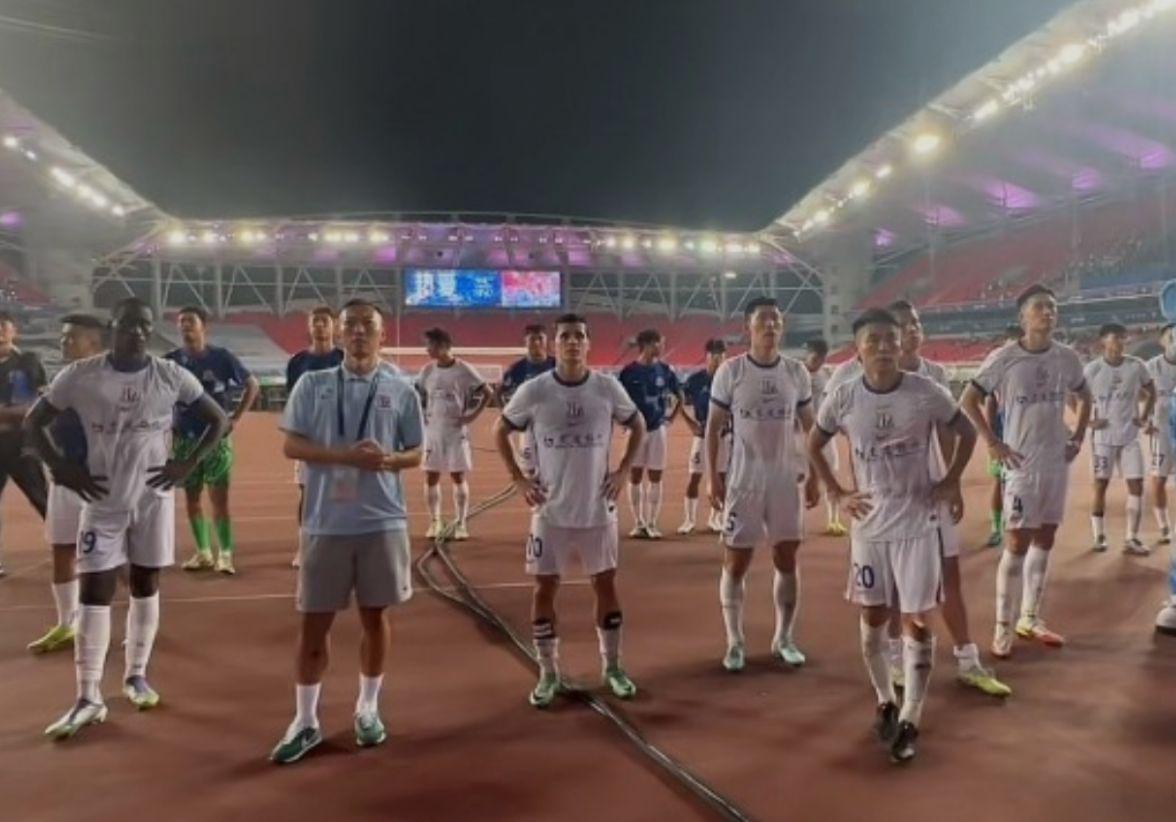 球迷怒吼“解散” 申花官方致歉：不能接受5轮1胜拿5分，深刻反思